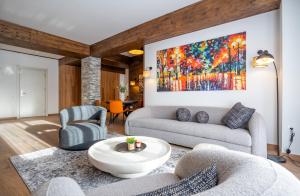 NEO Skyview Suites