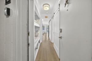 South End - 180 Sea Side Villas Bikini Bottom condo