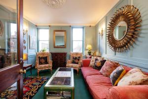 Veeve - The Captain’s House