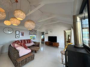 Quis Bad Moone Rising Lake View