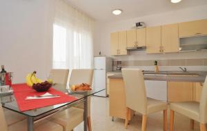 2 Bedroom Stunning Apartment In Nin