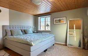 Beautiful Home In Tived With Wifi