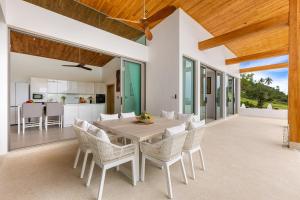 Villa Artelie 4BR Sea & Mountain View - 900m Silver Beach