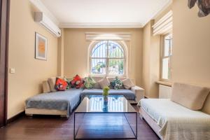 Central 3-Bedroom and 2-Bathroom Flat in the Historical Building