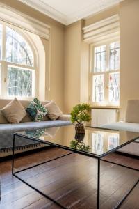 Central 3-Bedroom and 2-Bathroom Flat in the Historical Building