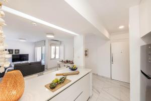 Mackenzie Leo Seafront Suite