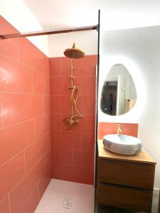 Nice cozy and fully renovated two-bedroom apartment in Mougins
