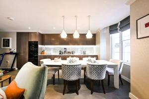 Designer 2BR & 2BA with AC Sonos 5min Oxford Circus