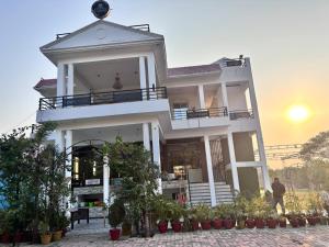 R D Palace and Resort
