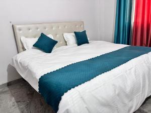 R D Palace and Resort