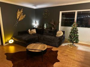 Reigi Holiday Home, Hiiumaa with Nordic HotTub & Sauna