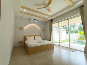 Tropical & Luxurious Pool Villa