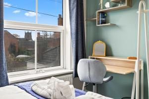 Victorian 5-Bed Home, Loft, Walk to City & Cricket