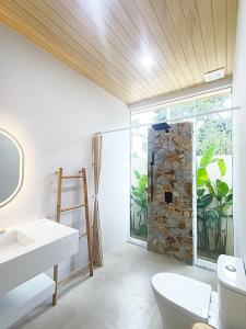 Tropical & Luxurious Pool Villa