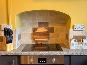 Victorian 5-Bed Home, Loft, Walk to City & Cricket