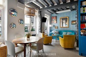 Elegant 2 Pieces Renove avec Charme Rue de Clery