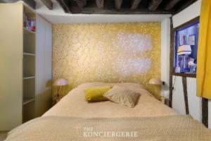 Elegant 2 Pieces Renove avec Charme Rue de Clery