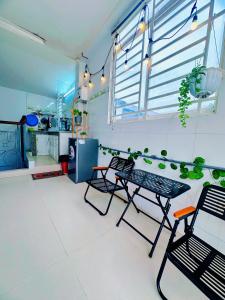 Gems House 2- Kitchen Balcony Apartment