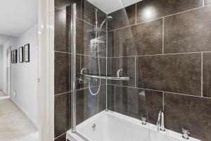 Luxe Victorian Spacious Home Sefton Park with Parking