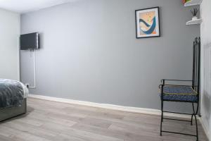 Three bedroom house near M54, J2