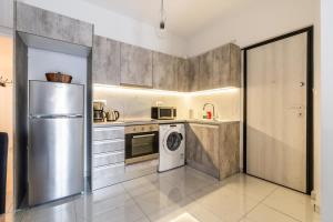 Luminous & Calm 2 BR Apt 7 to Metro in Koukaki