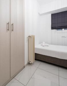 Luminous & Calm 2 BR Apt 7 to Metro in Koukaki