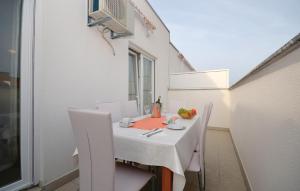 Stunning Apartment In Nin With Wifi