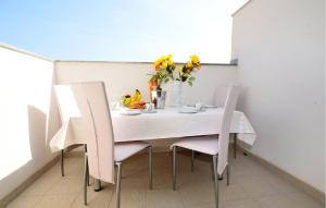 Gorgeous Apartment In Nin With Swimming Pool