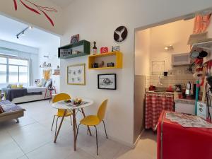 Studio com localização privilegiada em Copacabana.