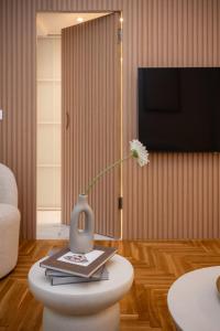 Sovereign Suite- In Patision-St Nicolas