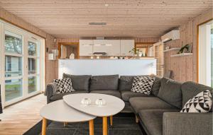 3 Bedroom Beautiful Home In Væggerløse