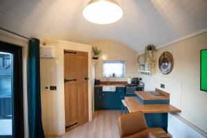 Friels Fairytree Oak Lodge