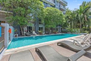 Kris - Modern Spacious 2 Bedrooms Condo with Pool