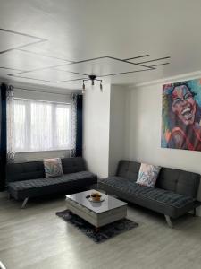 Bowery Apartment - 2 Bedrooms 1st floor