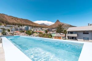 Bright & Sunny 3 bedroom apart with rooftop pool