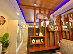 J&J Havenstay Ananda Square