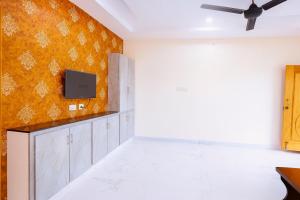 Brand New 2bhk Spacious and stylish AC apartments in Tirupati with modern amenities and kitchen near bus stand and railway station, easy access tolocal Temples