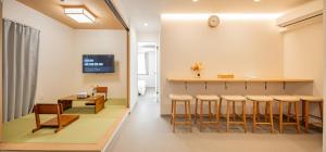 5-Min Walk to Yamanote Line, Newly Renovated APT in Prime Location, Quiet Neighborhood