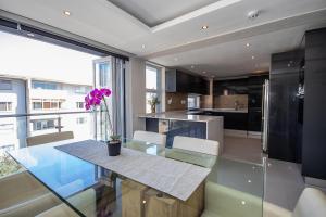 Penthouse supreme large patio 401