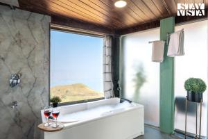 StayVista at The Cloudscape with WiFi, Lawn, AC