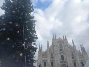 CityCentre ARENA SUITE --ALL COMFORTS -- with FREE SECURE PARKING GARAGE -CON PARCHEGGIO GRATUITO - Free wi fi - metro Verde subway Moscova GREEN LINE -Sforza Castle & Arch & Duomo by nice walk