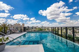 Studio em Prédio com Piscina no Portão - DOR0509B