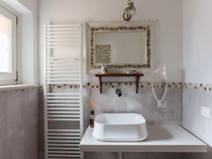 Umbrian Charm with Pool Alfresco Delight