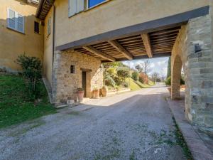 Umbrian Charm with Pool Alfresco Delight