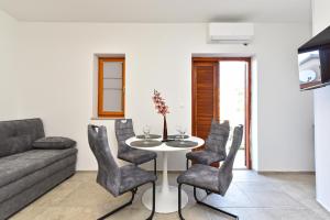 Apartments Marko & Noa 2414