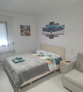 AJ Studio Apartments