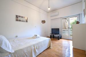 Xolargos Next to Metro Deluxe