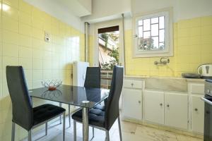 Xolargos Next to Metro Deluxe