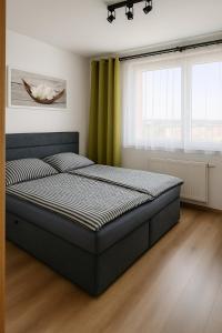 Bright New Build Apartment with Garage, Great View