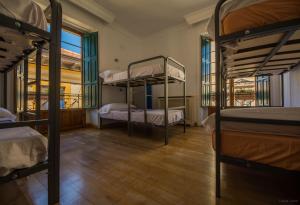 Bed in 6-Bed Mixed Dormitory Room room in Hostel Covent Garden